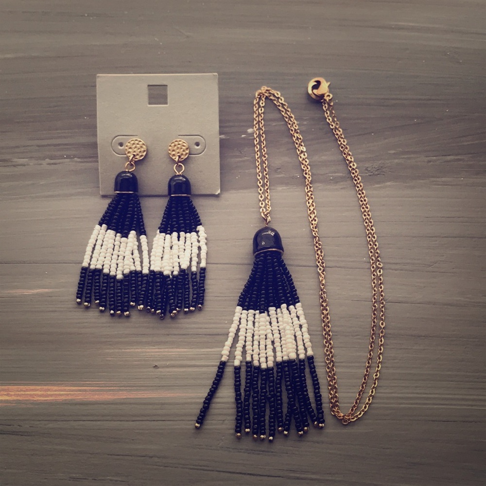 Necklace & earring set